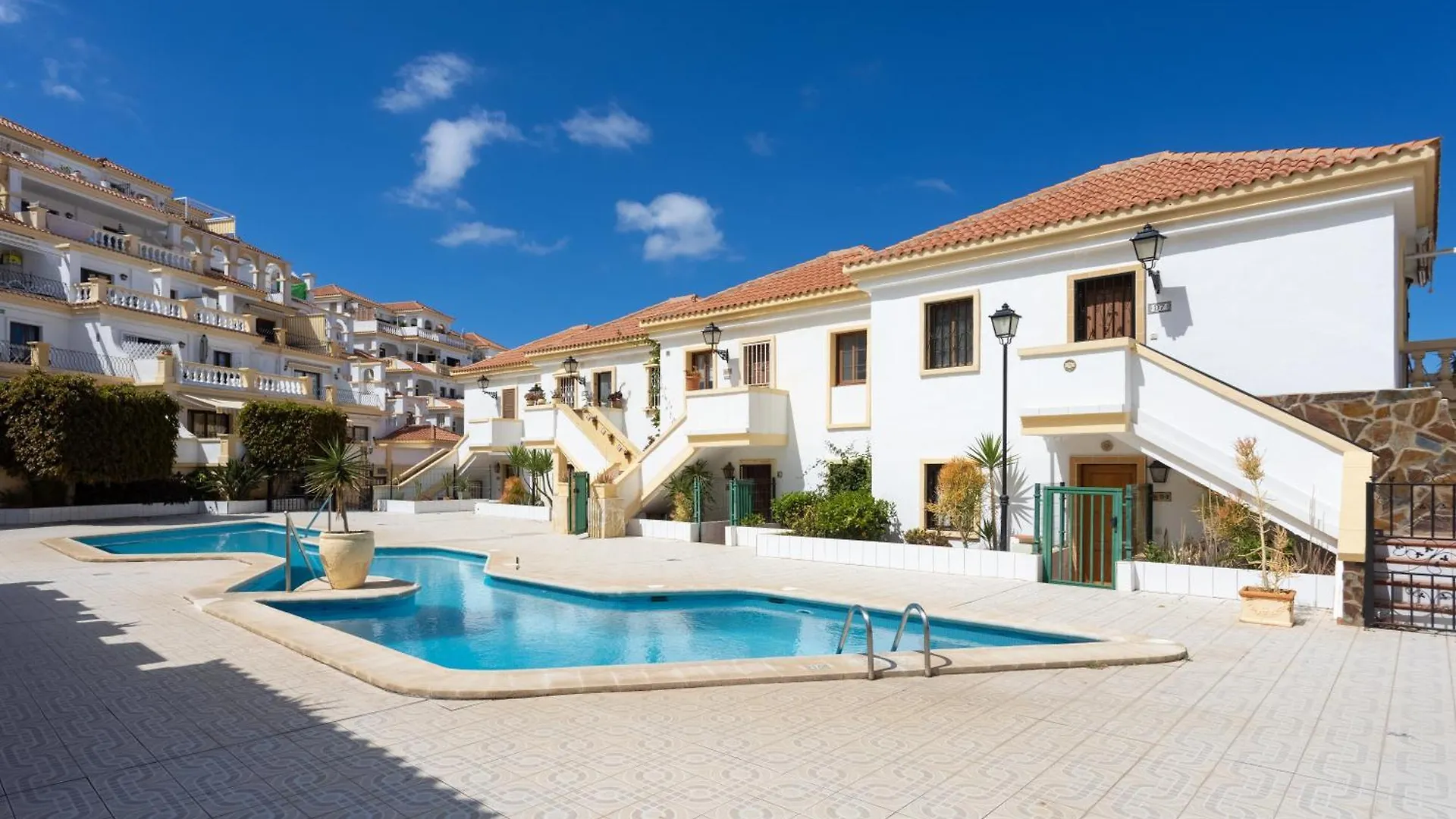 Seaescape With Ocean, King Size Bed, Wifi, Smart Tv, Free Parking 2 Pools Access Apartment Costa Adeje  Spain