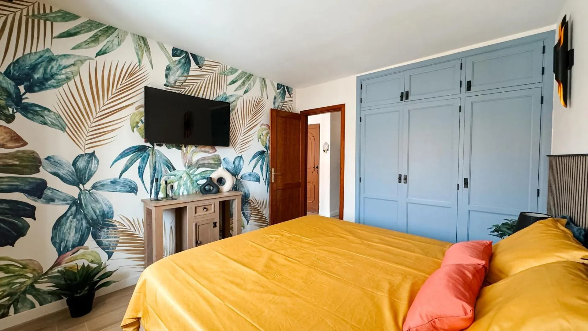 Seaescape With Ocean, King Size Bed, Wifi, Smart Tv, Free Parking 2 Pools Access Apartment Costa Adeje  Costa Adeje (Tenerife)