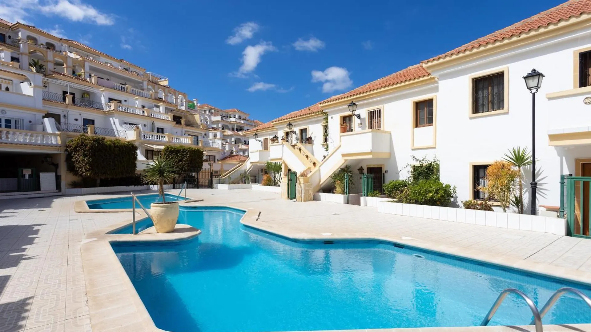 Seaescape With Ocean, King Size Bed, Wifi, Smart Tv, Free Parking 2 Pools Access location